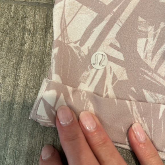 Lululemon Spring Breakaway Short - Picture 3 of 6